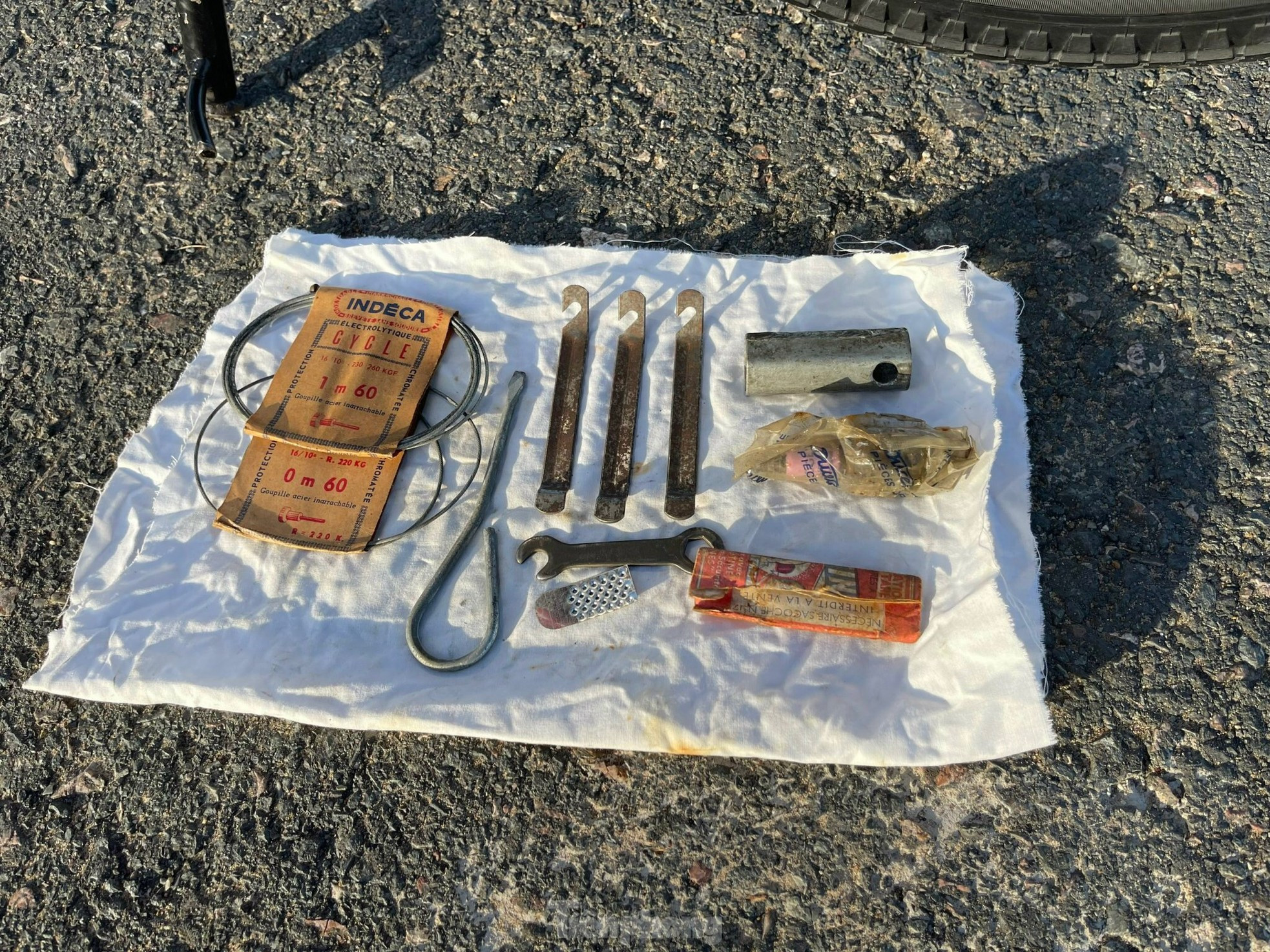 Xe máy cổ 'hiếm có khó tìm' của dân chơi Sài thành ảnh 2