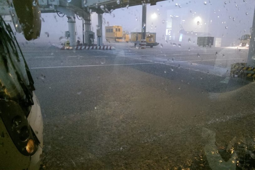 65 chuyến bay phải vòng gần 40 phút vì mưa lớn ở Tân Sơn Nhất