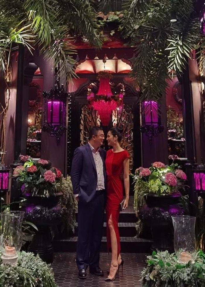 Hoa hậu Việt 1m8 lấy chồng Trung Quốc 1m86, con gái 10 tuổi có chiều cao cực phẩm, dự đoán tương lai 1m9 - Ảnh 2.