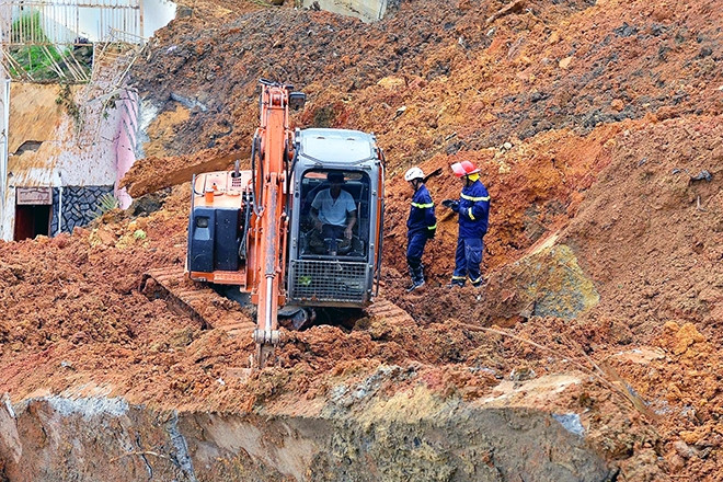 Tìm thấy thi thể 2 vợ chồng công nhân bị vùi lấp trong vụ sạt lở ở Đà Lạt