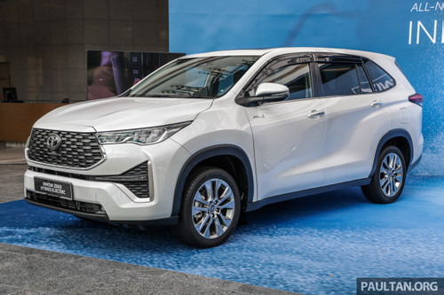 Toyota Innova dáng SUV ra mắt tại Malaysia với giá đắt đỏ
