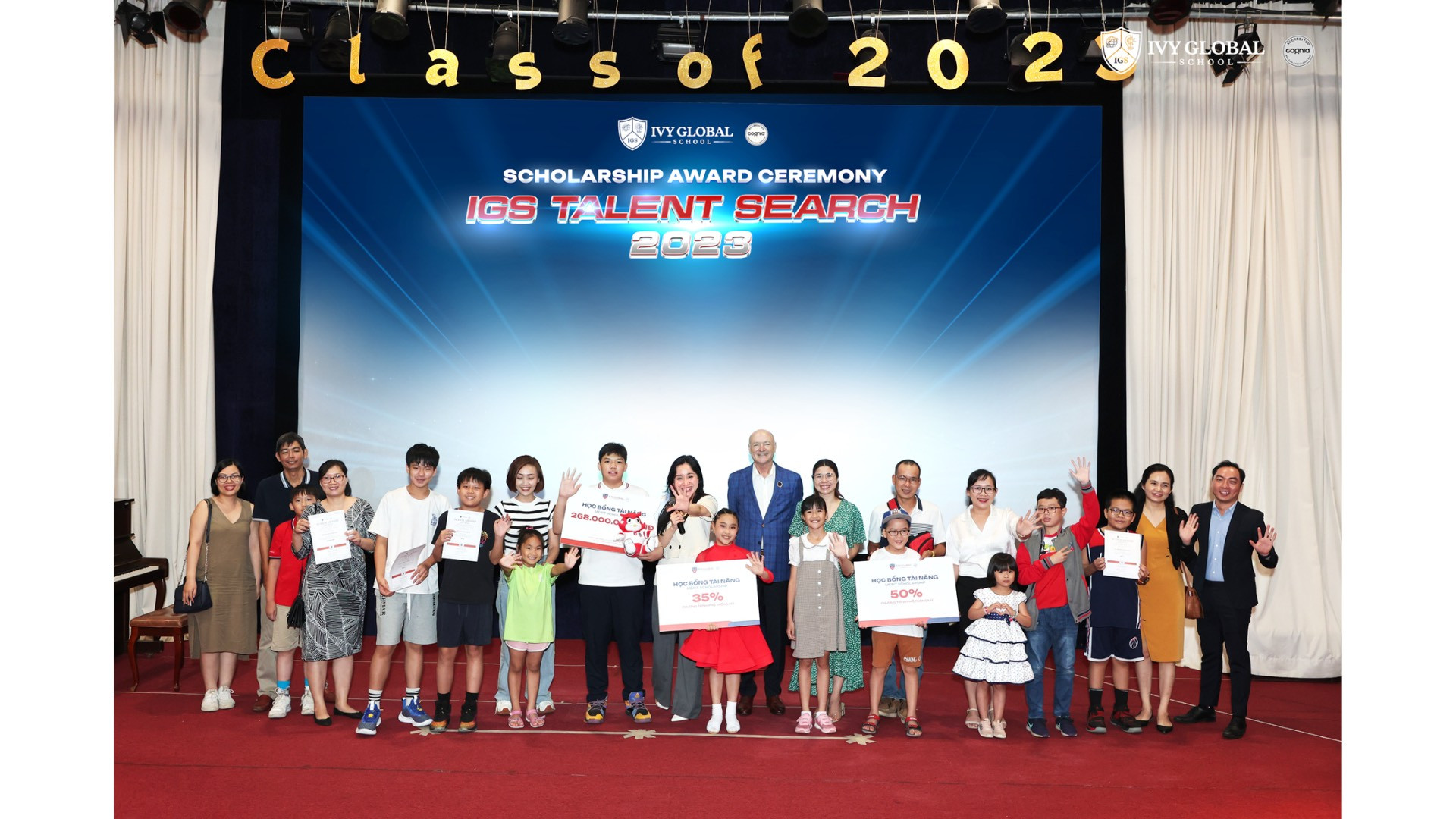 Ivy Global School trao hơn 13 tỷ đồng học bổng cho học sinh tài năng