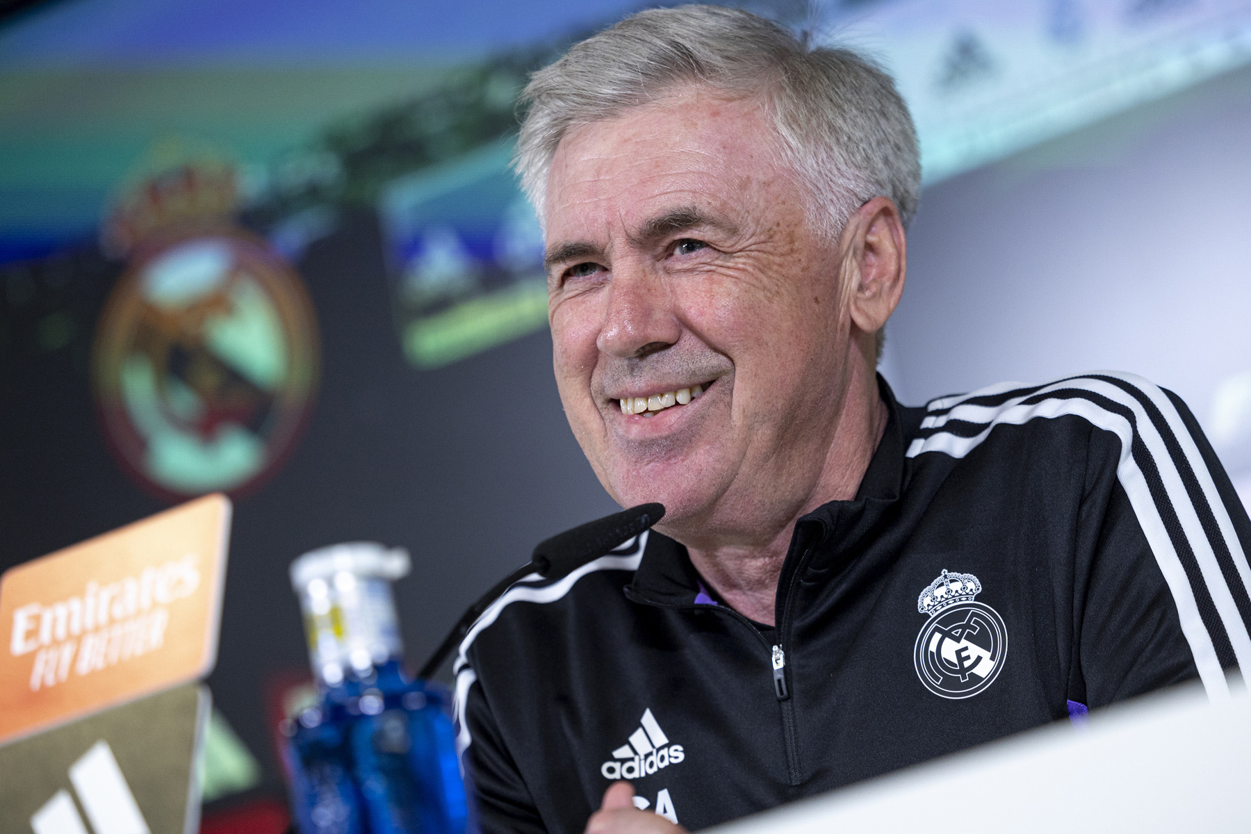 Ancelotti, Benzema không rời Real Madrid