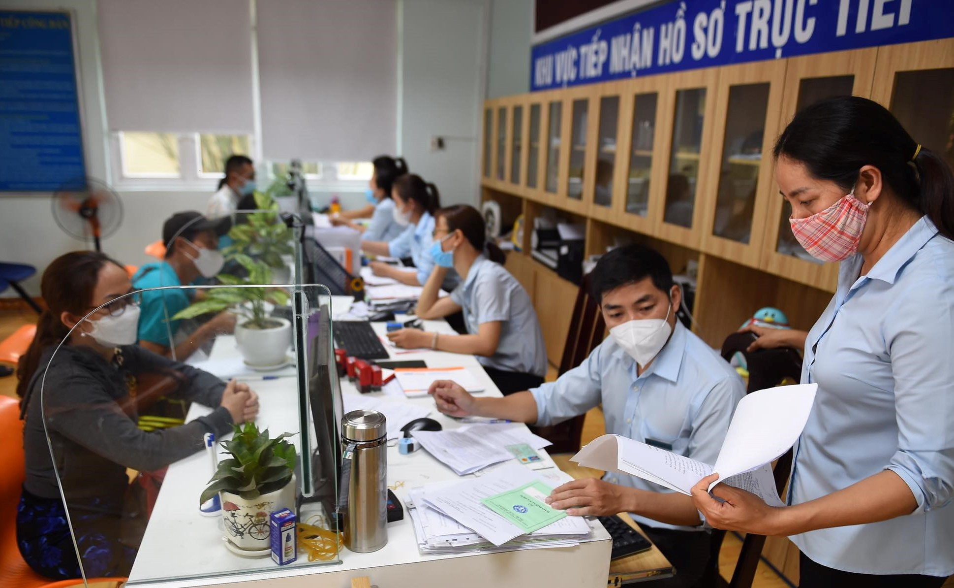 Hệ lụy tiêu cực khi người lao động rút BHXH một lần rồi đóng lại
