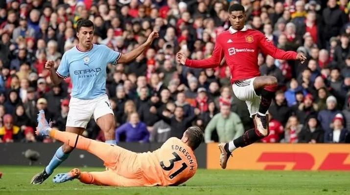 MU vs Man City Ederson mê tín mặc 1 chiếc quần lót suốt cả mùa