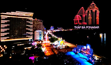 Hơn 10.000 du khách đổ về dự khai mạc Festival biển Nha Trang 2023