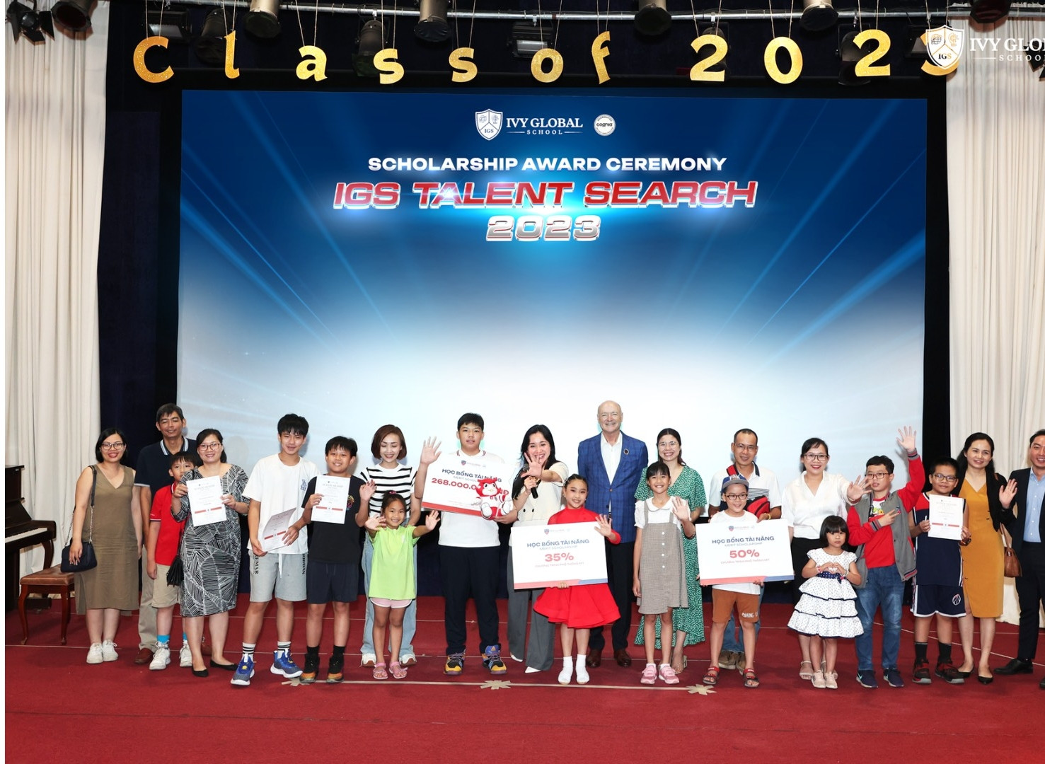 Ivy Global School trao hơn 13 tỷ đồng học bổng cho học sinh tài năng