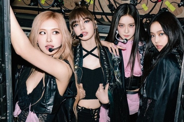 Dở khóc dở cười chuyện bố mẹ săn vé BlackPink cho con