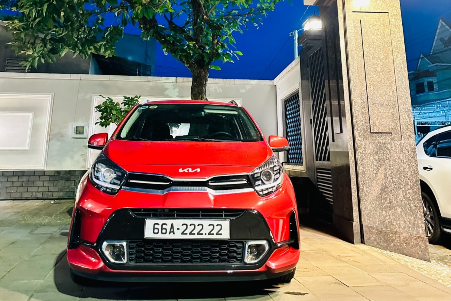 KIA Morning biển ngũ quý 2 đội giá 2 tỷ đồng