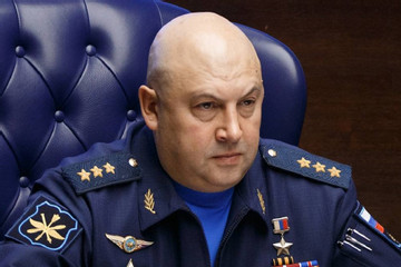 Nga bác tin Tướng Surovikin bị bắt, ứng viên Tổng thống Mỹ bất ngờ tới Ukraine