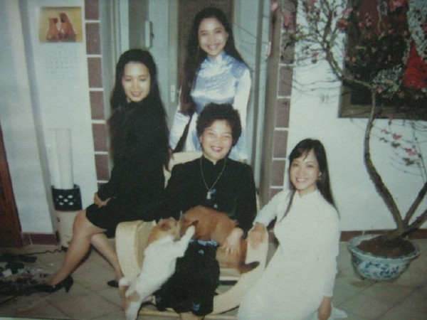 NSƯT Lê Mai - mẹ ruột của 3 mỹ nhân Hà thành Lê Vân - Lê Khanh - Lê Vi: Chôn vùi ước mơ để thực hiện ước mơ cho con cái - Ảnh 4.