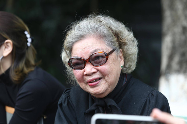 NSƯT Lê Mai - mẹ ruột của 3 mỹ nhân Hà thành Lê Vân - Lê Khanh - Lê Vi: Chôn vùi ước mơ để thực hiện ước mơ cho con cái - Ảnh 7.