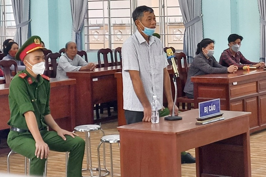 Phạt tù người đàn ông lái xe ben tông thẳng vào trung úy công an