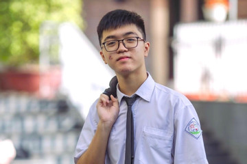 Nam sinh trở thành thủ khoa thi lớp 10 Hà Nội với bài văn 9,5 điểm