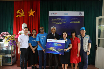 USAID and UNICEF provide 590 vaccine refrigerators to VN