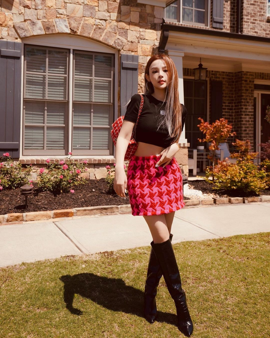 Cựu hot girl Huyền Baby: Nhan sắc không tuổi, chồng cho 24 tỷ đồng tiêu vặt - 1