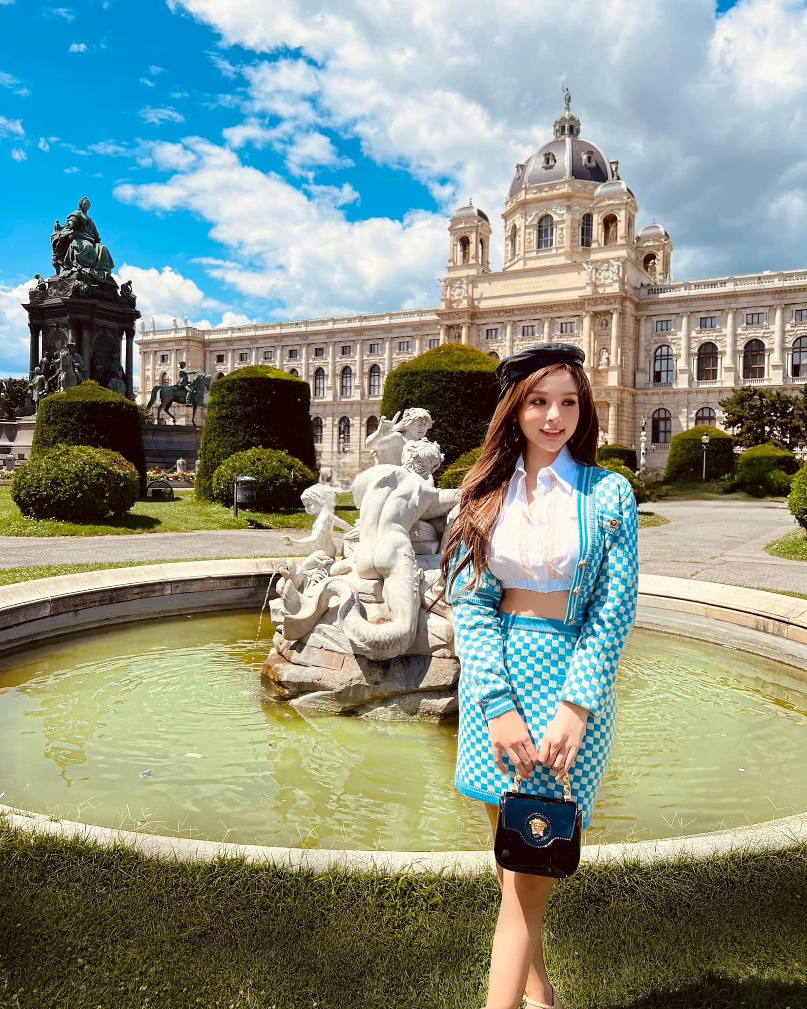 Cựu hot girl Huyền Baby: Nhan sắc không tuổi, chồng cho 24 tỷ đồng tiêu vặt - 11