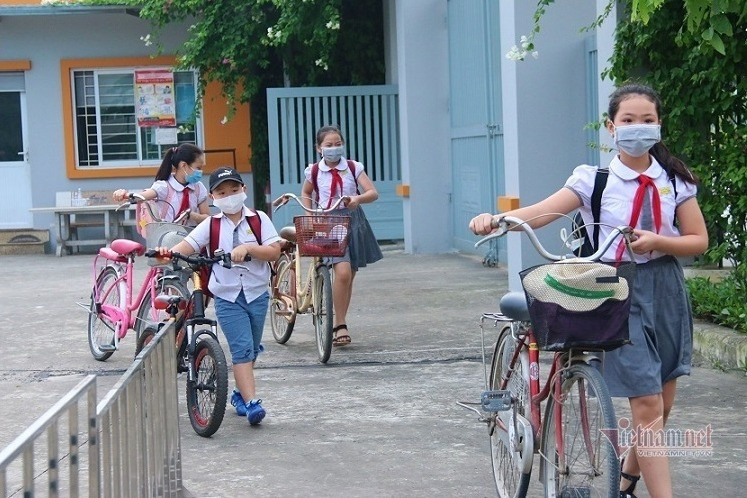 Điều gì đã khiến niềm tin sụt giảm vào 'học bạ toàn điểm 10'?