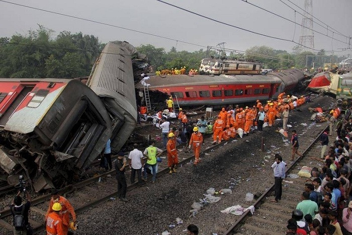 Ấn Độ công bố nguyên nhân dẫn tới thảm kịch 3 đoàn tàu đâm nhau