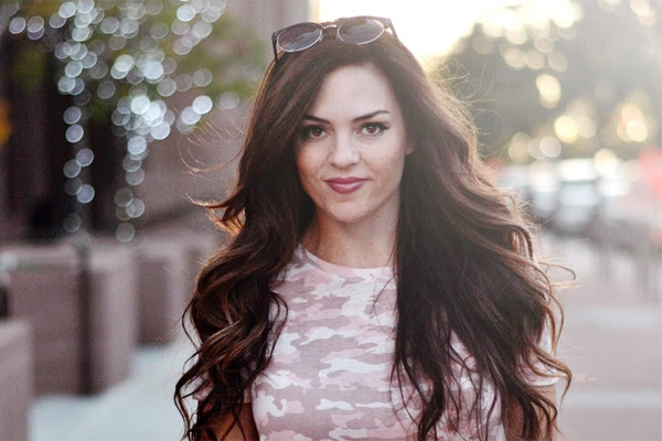 Vóc dáng đẹp hơn thời trẻ của người mẹ 7 con