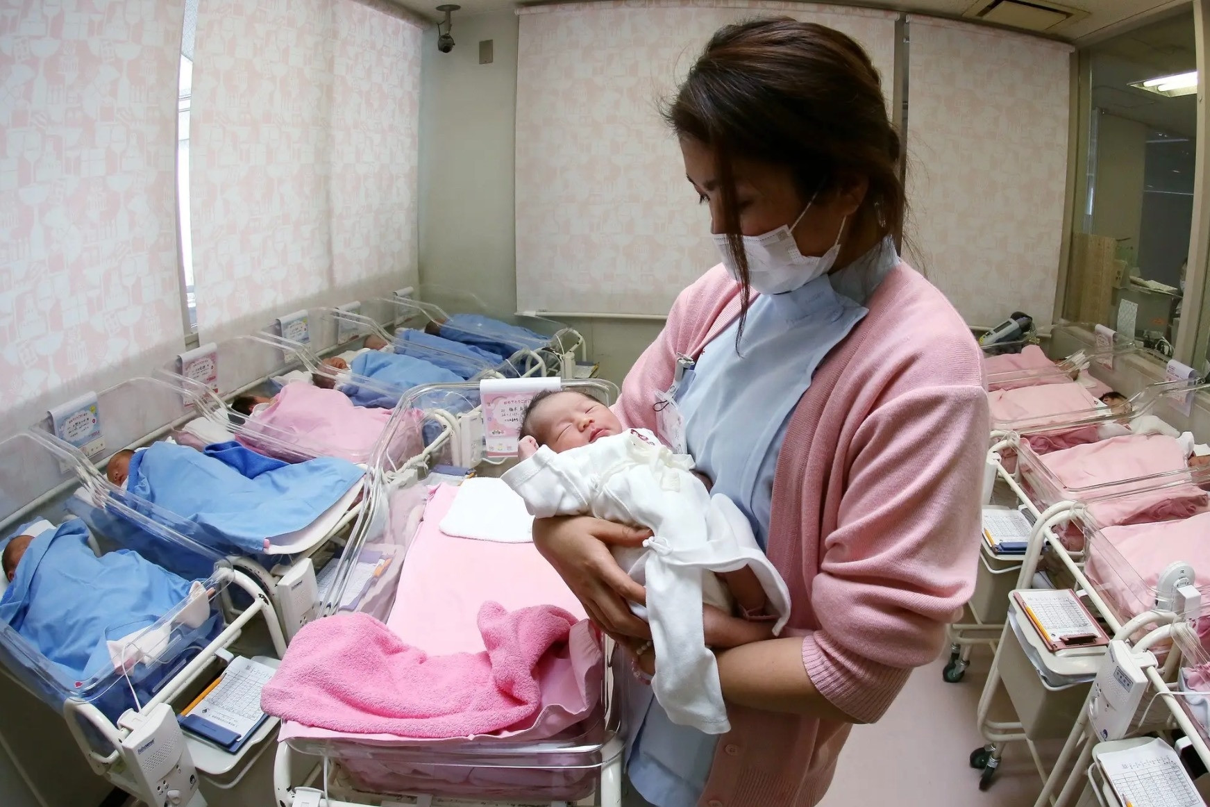 Tỷ lệ sinh ở Nhật Bản giảm năm thứ 7 liên tiếp