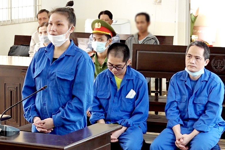 Nhóm người mở hàng trăm tài khoản ngân hàng để 'phục vụ' rửa tiền