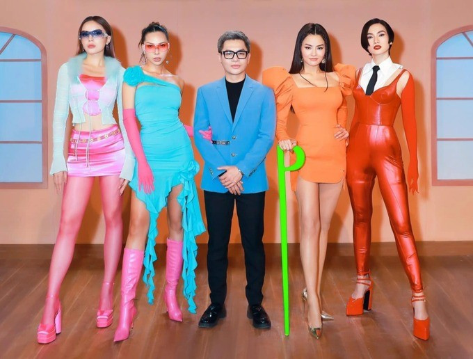 Vụ 4 người mẫu Việt giành chỗ, quát tháo ở buổi chụp hình chỉ là chiêu trò?