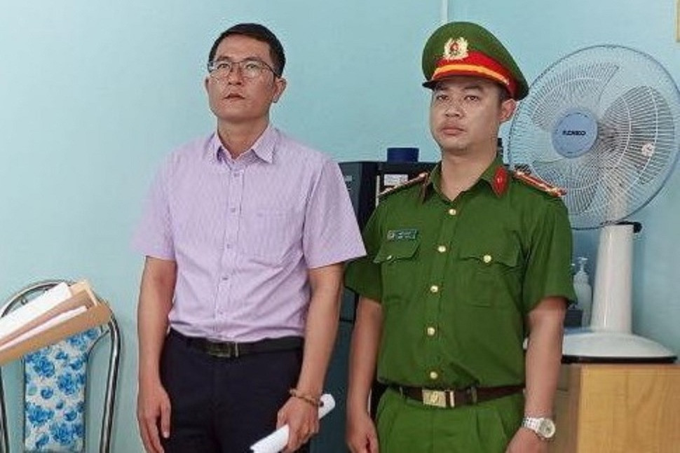 Bắt phó giám đốc văn phòng đăng ký đất đai huyện ở Khánh Hòa
