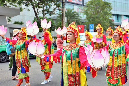Những hoạt động mới gây bất ngờ, hút du khách trong Festival biển Nha Trang