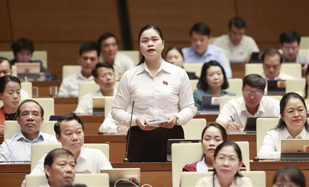 Government to consider 23 trillion VND support package for workers