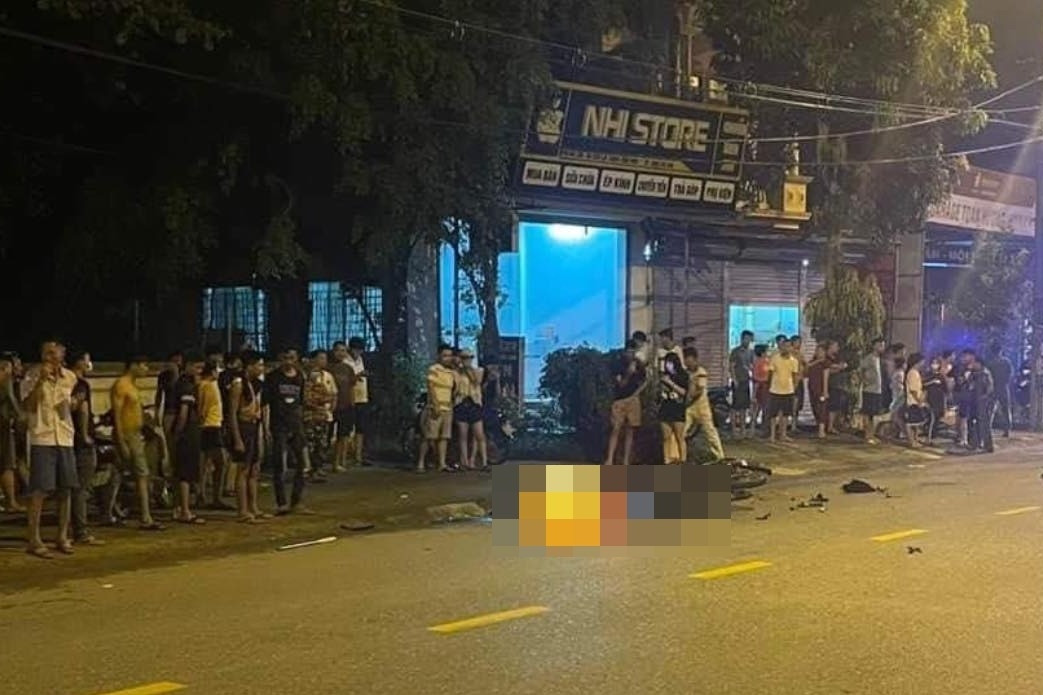 Hai xe máy kẹp 3 đấu đầu, 2 thiếu niên tử vong tại chỗ ở Vĩnh Phúc