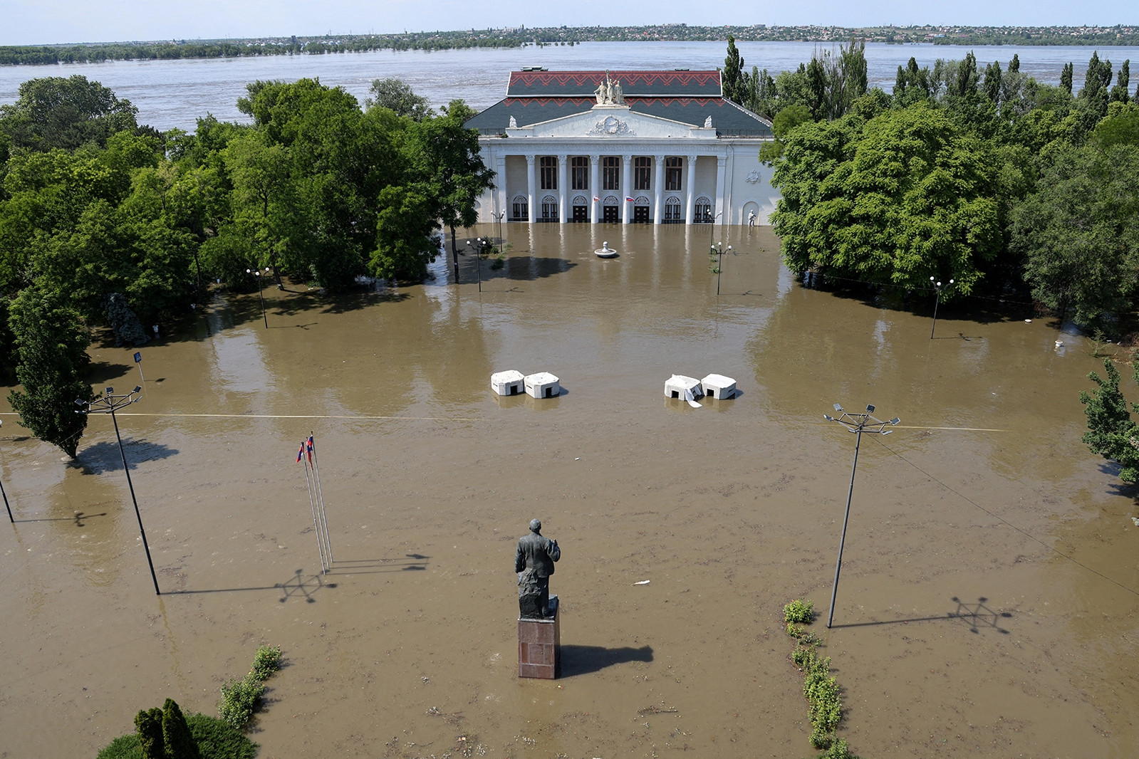 Nga kêu gọi thế giới điều tra vụ phá đập, Ukraine muốn tòa quốc tế vào cuộc
