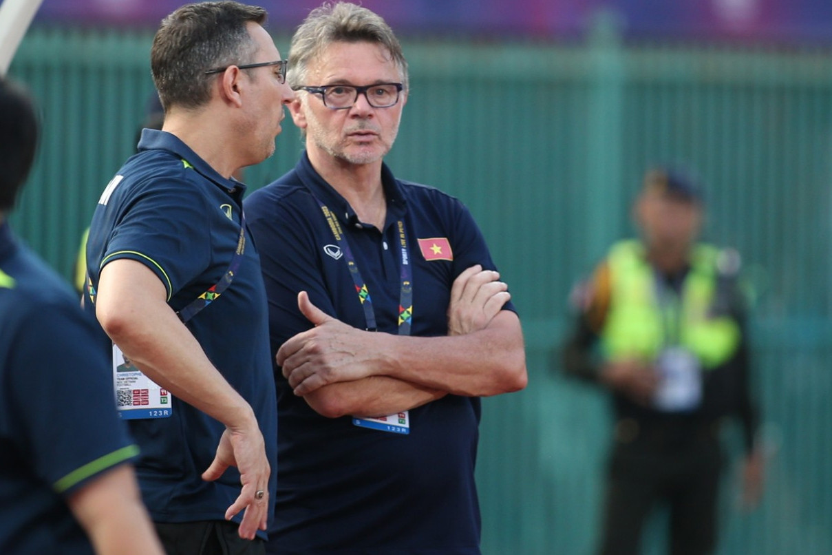 Tuyển Việt Nam: Đâu là thách thức cho HLV Troussier