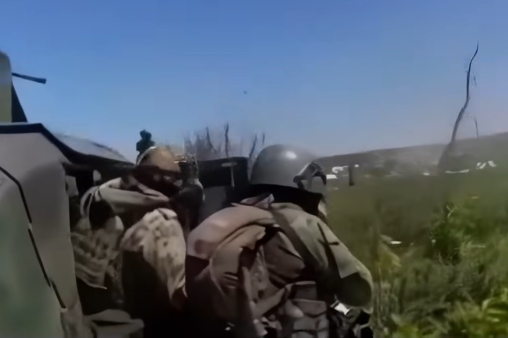 Video quân Ukraine tấn công vào tuyến phòng thủ Nga ở Donetsk