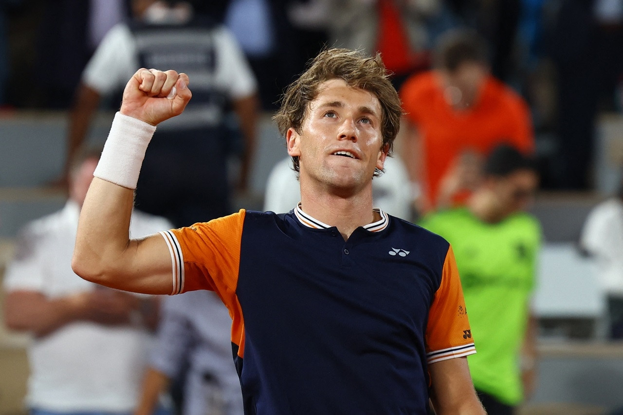 Bán kết Roland Garros 2023: Casper Ruud chiến Alexander Zverev