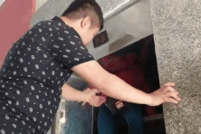 3 người Bắc Giang bị kẹt trong thang máy, làm gì khi gặp tình huống tương tự