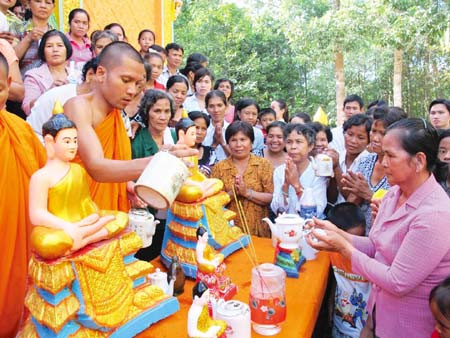 Bảo tồn những giá trị văn hóa đặc sắc của các dân tộc Chăm, Hoa, Khmer vùng Tây Nam Bộ