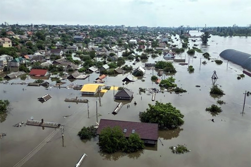 Kiev nói có bằng chứng vụ phá đập, Nga tố Ukraine tấn công thành phố tây nam