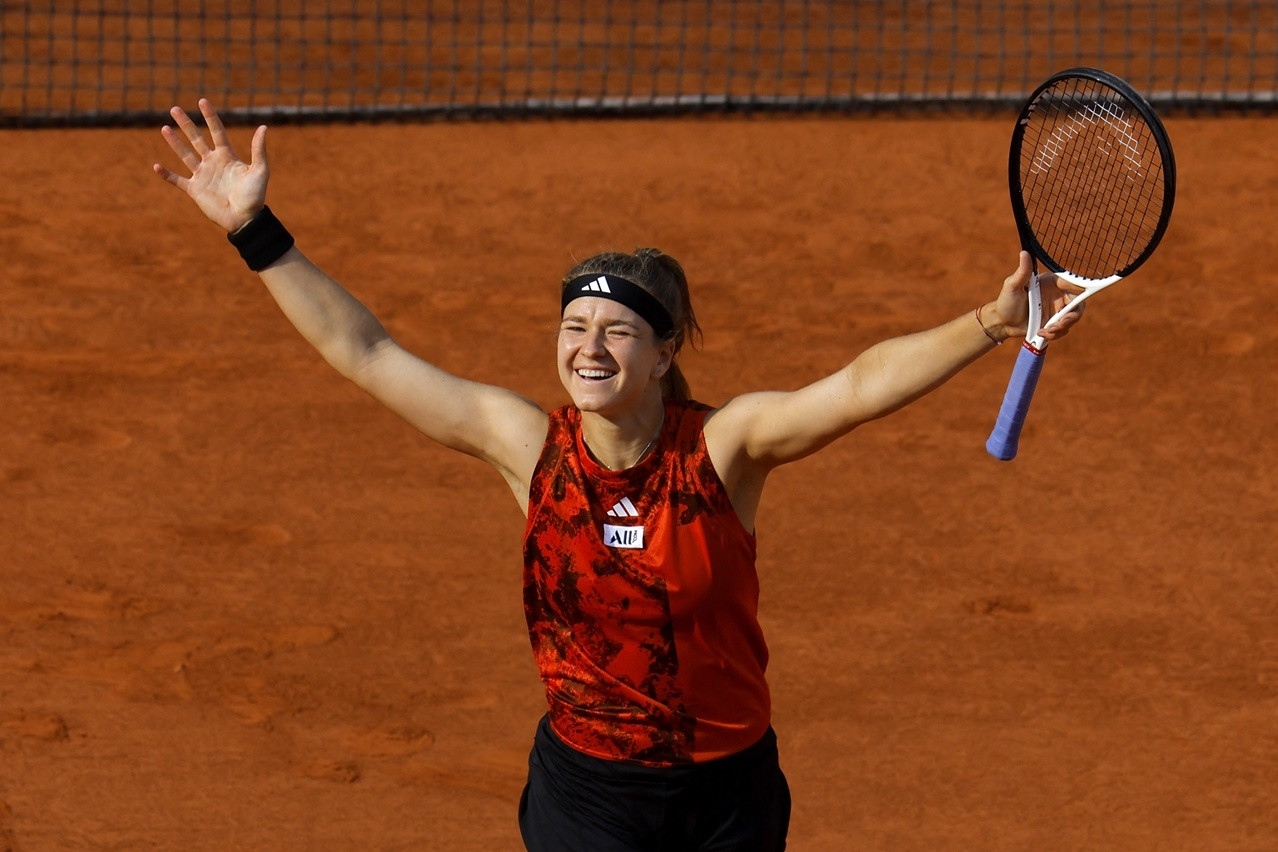 Nữ tay vợt viết câu chuyện cổ tích khi vào chung kết Roland Garros