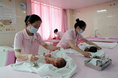 Công ty Trung Quốc chi 138 triệu USD khuyến khích nhân viên sinh con