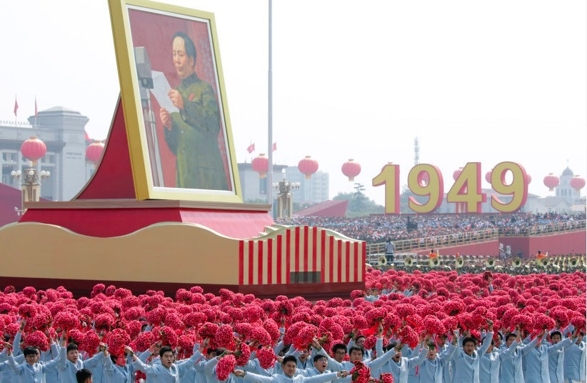 Trung Quốc lần đầu tiên sụt giảm dân số