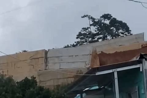 Đánh sập bờ taluy tại khu vực sạt lở có 2 người chết ở Đà Lạt