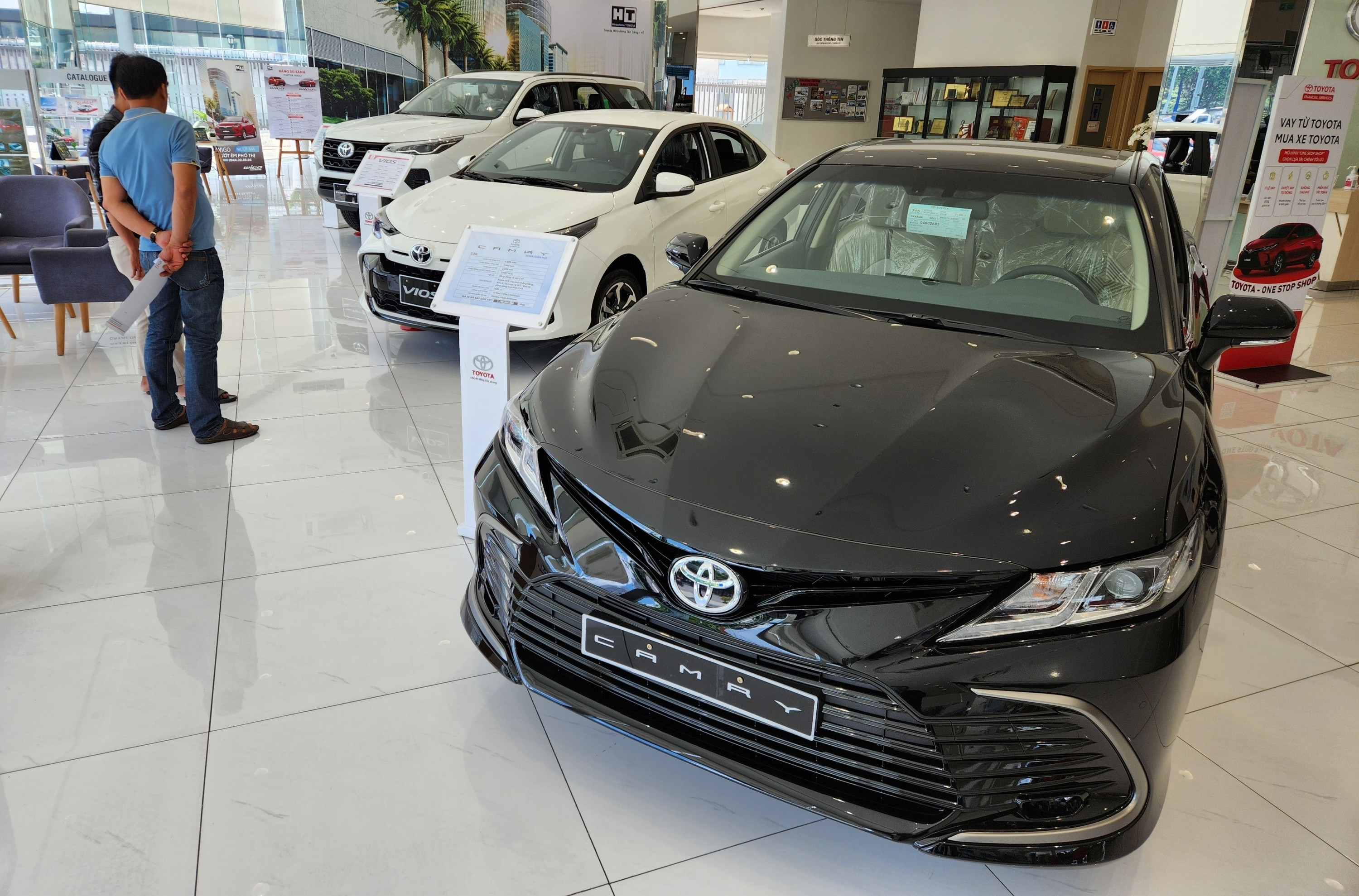 giam phi truoc ba anh 1