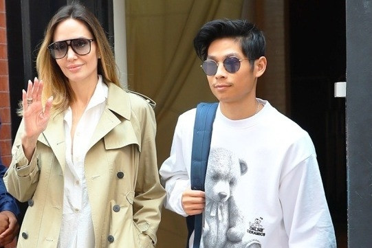 Pax Thiên - con nuôi của Angelina Jolie tuổi 19 nam tính, rắn rỏi