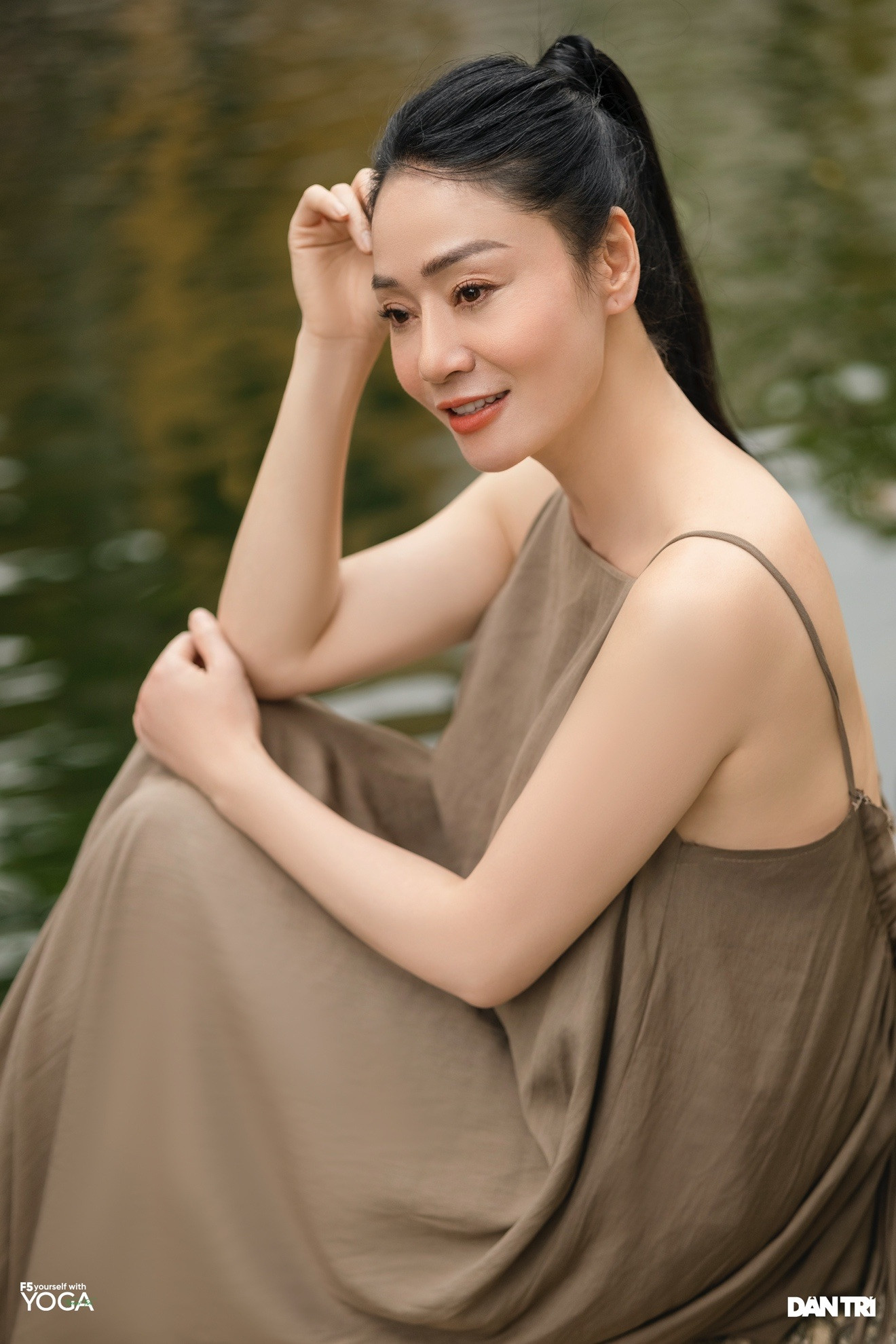 Quách Thu Phương bước ra ánh sáng từ yoga, vẫn tin tình yêu ở tuổi 46 - 9