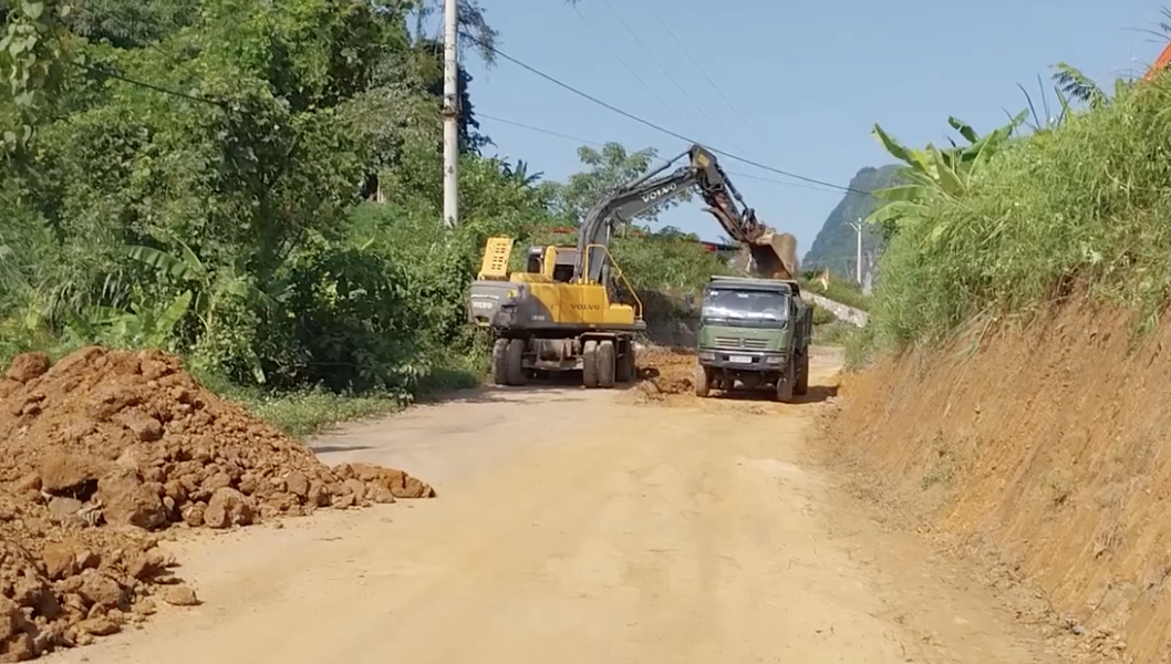 Người dân Hoà Bình hiến hàng nghìn m2 đất xây dựng nông thôn mới