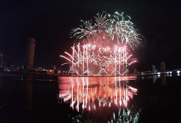 France wins Da Nang International Fireworks Festival 2023 hinh anh 1