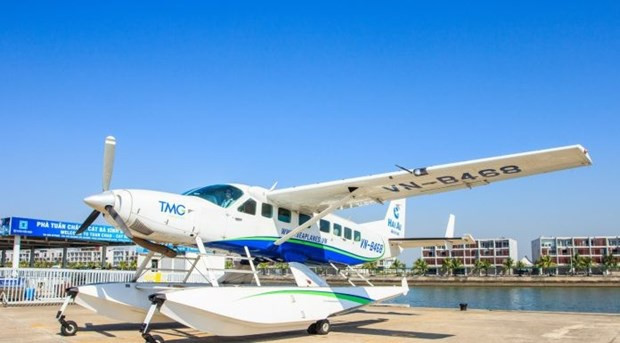 First commercial seaplane flight to Co To Island conducted hinh anh 1