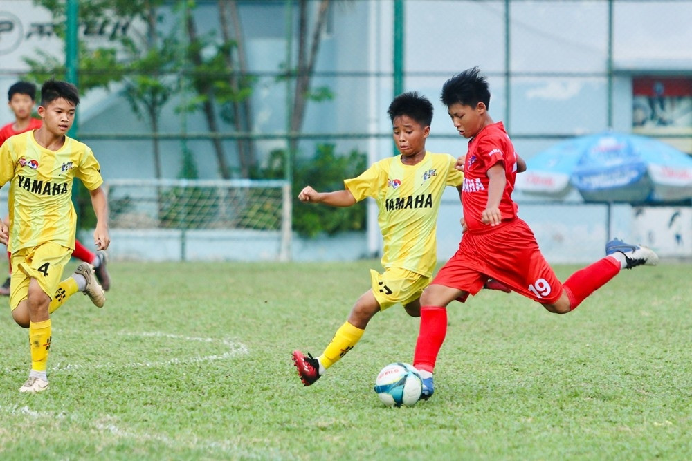 Xác định 8 đội bóng vào tứ kết