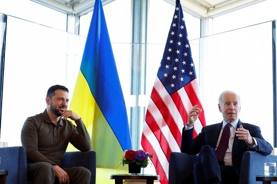 Mỹ - Ukraine gặp riêng ở thượng đỉnh NATO, Đức mở nhà máy xe tăng tại Kiev